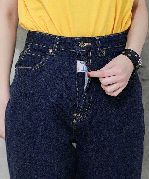 SOMETHING(サムシング)の「【WEB限定】SOMETHING/W FRONT ROOMY SLIM(デニムパンツ・レディース・ライトブルー/インディゴブルー/ブルー・MEDIUM/SMALL)」の14枚目の写真