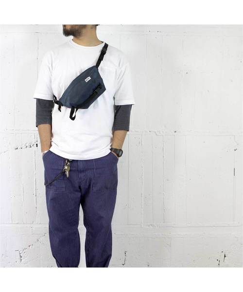 Drifter(ドリフター)の「ARE WAY POUCH S/アーウェイポーチ(Sサイズ)(ボディバッグ/ウエストポーチ)」|ネイビー