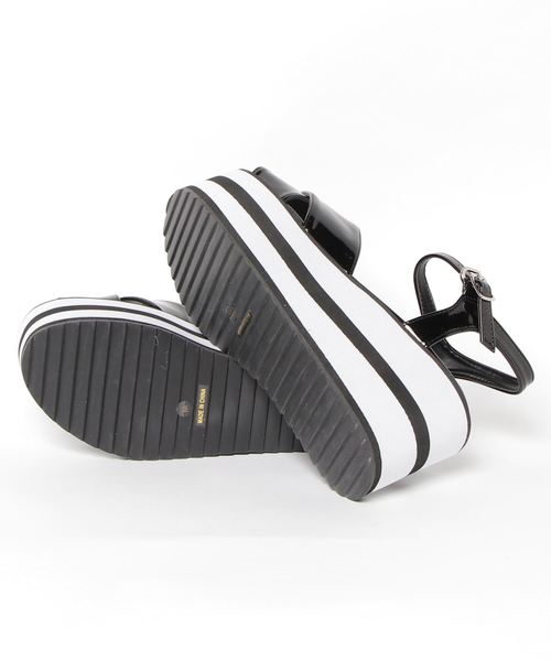 archives(アルシーヴ)の「厚底クロスサンダル(サンダル・レディース・ブラック/ベージュ・MEDIUM/LARGE)」の4枚目の写真