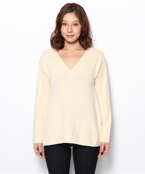 PLST（プラステ）の「アンゴラ混VネックAラインニット（ニット/セーター・レディース・ベージュ/サーモンピンク/ヘザーグレー・2）」の4枚目の写真