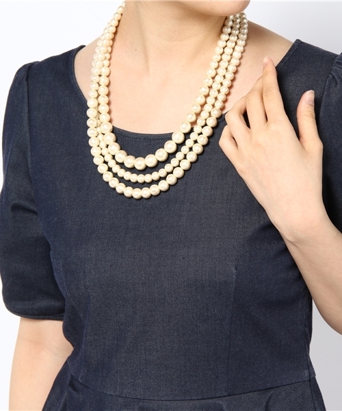 green label relaxing（グリーンレーベルリラクシング）の「khion bijou Cパール3レンST/ネックレス（ネックレス・レディース・オフホワイト・フリー）」の2枚目の写真