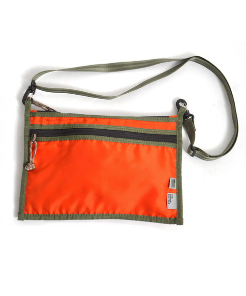 THE BROWN BUFFALO(ザブラウンバッファロー)の「THE BROWN BUFFALO / ザ・ブラウン バッファロー PK PACKERSLING(ショルダーバッグ・メンズ・ブラウン/オレンジ/カモフラージュ・FREE)」の10枚目の写真