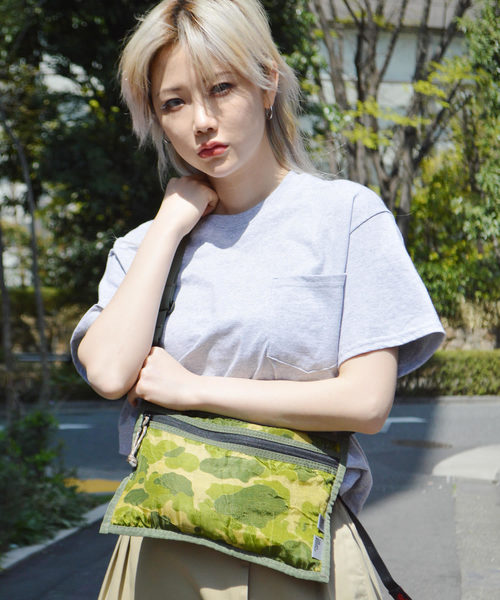 THE BROWN BUFFALO(ザブラウンバッファロー)の「THE BROWN BUFFALO / ザ・ブラウン バッファロー PK PACKERSLING(ショルダーバッグ・メンズ・ブラウン/オレンジ/カモフラージュ・FREE)」の13枚目の写真