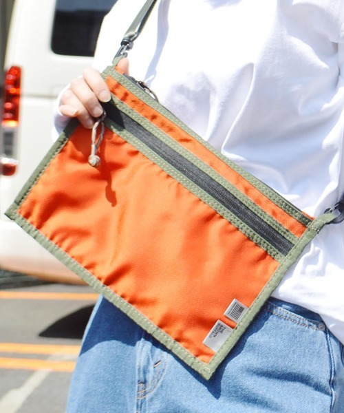 THE BROWN BUFFALO(ザブラウンバッファロー)の「THE BROWN BUFFALO / ザ・ブラウン バッファロー PK PACKERSLING(ショルダーバッグ・メンズ・ブラウン/オレンジ/カモフラージュ・FREE)」の17枚目の写真