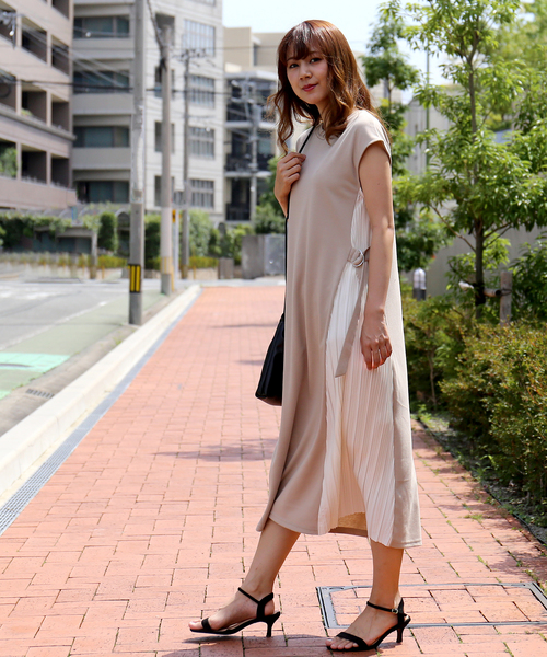 n'ee-ne（ネーネ）の「サイドプリーツワンピース半袖＆フレンチスリーブ（ワンピース・レディース・ブラック/ベージュ/ブルー/杢グレー/ブラック系その他/ベージュ系その他/グレー系その他・FREE）」の6枚目の写真