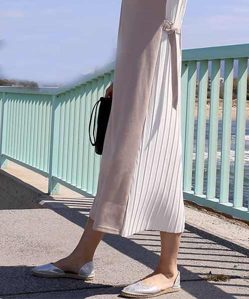 n'ee-ne（ネーネ）の「サイドプリーツワンピース半袖＆フレンチスリーブ（ワンピース・レディース・ブラック/ベージュ/ブルー/杢グレー/ブラック系その他/ベージュ系その他/グレー系その他・FREE）」の9枚目の写真