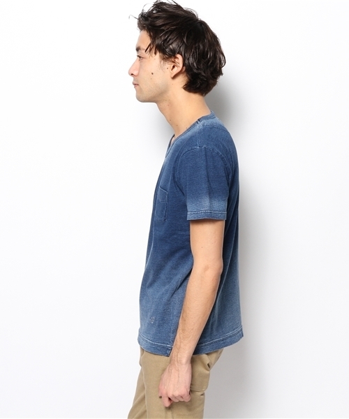 PLST(プラステ)の「Men インディゴ半袖カットソー(Tシャツ/カットソー・メンズ・インディゴブルー・LARGE/X-LARGE/SMALL/MEDIUM)」の3枚目の写真