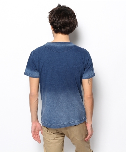 PLST(プラステ)の「Men インディゴ半袖カットソー(Tシャツ/カットソー・メンズ・インディゴブルー・LARGE/X-LARGE/SMALL/MEDIUM)」の4枚目の写真