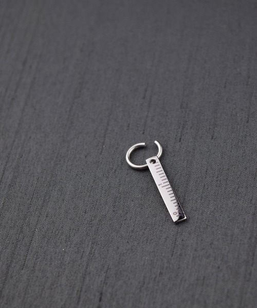 ieLS(イエルズ)の「金属アレルギー対応「ieLS」Stainless Steel チャームフープピアス(片耳用)(ピアス(片耳用)・メンズ・その他1/その他2/その他3/その他4/その他5/その他6/その他7・ONE SIZE)」の3枚目の写真