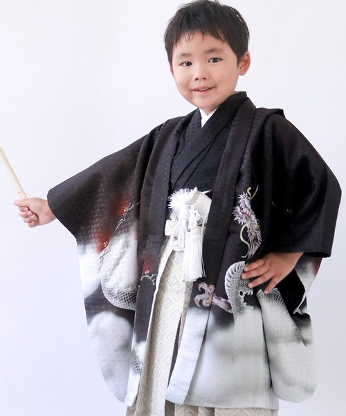 KYOETSU（キョウエツ）の「5歳 七五三 鷹兜松 羽織袴 12点セット（着物・キッズ・ブラック系その他/グレー系その他/ブルー系その他/レッド系その他/ブラック系その他2/ブラック系その他3/グレー系その他2/ブルー系その他2/ブルー系その他3/ブラック系その他4/レッド系その他2/ブルー系その他4/ホワイト系その他/ホワイト系その他2/ターコイズブルー/黄土色系/その他1/その他2/その他3/ブルー系その他5/ブラック系その他5・110-120cm）」の8枚目の写真