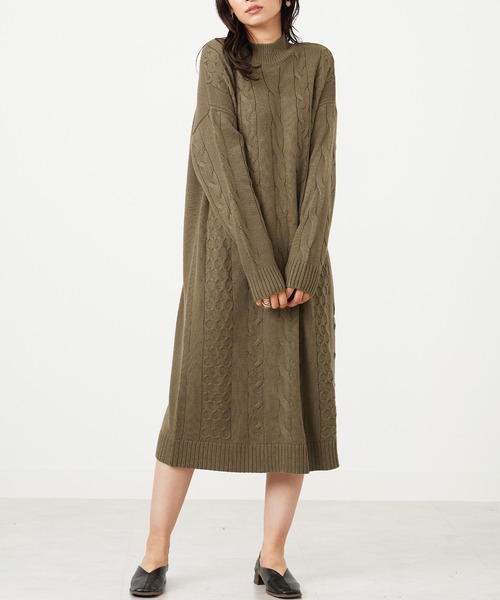 BELLUNA PLUS（ベルーナ）の「ケーブル柄ロング丈ニットワンピース（ワンピース・レディース・チャコールグレー/ピンクベージュ/ピンク系その他/ライラック/アイボリー/杢グレー/オフホワイト/スモークピンク/ブラウン系その他/ヘザーグレー/ブラック/チャコール/ワイン/グレー/ブルー/カーキ・MEDIUM/LARGE/X-LARGE/XXXX-LARGE/XXX-LARGE/XX-LARGE/SMALL）」の10枚目の写真