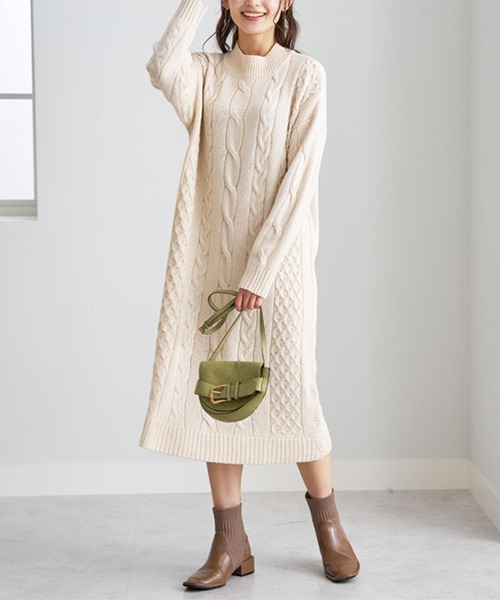 BELLUNA PLUS（ベルーナ）の「ケーブル柄ロング丈ニットワンピース（ワンピース・レディース・チャコールグレー/ピンクベージュ/ピンク系その他/ライラック/アイボリー/杢グレー/オフホワイト/スモークピンク/ブラウン系その他/ヘザーグレー/ブラック/チャコール/ワイン/グレー/ブルー/カーキ・MEDIUM/LARGE/X-LARGE/XXXX-LARGE/XXX-LARGE/XX-LARGE/SMALL）」の20枚目の写真