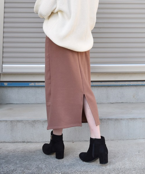 Coo+i(クーイ)の「裏起毛スウェットタイトスカート(スカート・レディース・チャコールグレー/ブラック/ネイビー/グレー/カーキ/グリーン/モカ/キャメル/ワイン・M/L/XL)」の4枚目の写真