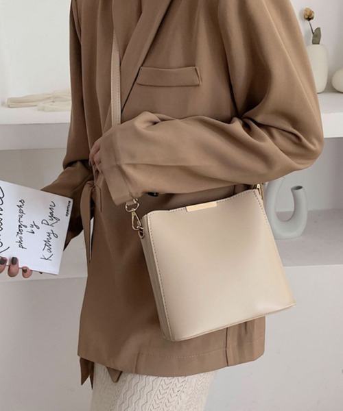 ACT(�A�N�g)�́yACT -fascination design-�z�X�N�G�A�V�����_�[�o�b�O(�V�����_�[�o�b�O)