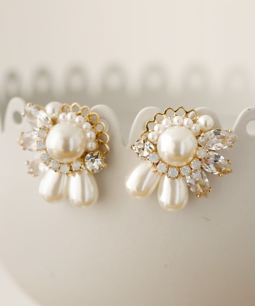 PourVous(プールヴー)の「ブリリアント パール ピアス&イヤリング 結婚式 同窓会 オケージョン 二次会 (ピアス(両耳用)・レディース・ホワイト/ホワイト系その他・FREE)」の7枚目の写真