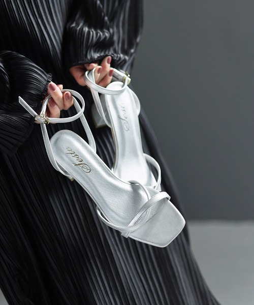 SESTO（セスト）の「ツイストストラップベアサンダル（サンダル・レディース・ブラック/グレイッシュベージュ/ミント/アイボリー/シルバー・LL/M/3L/L/S）」の5枚目の写真