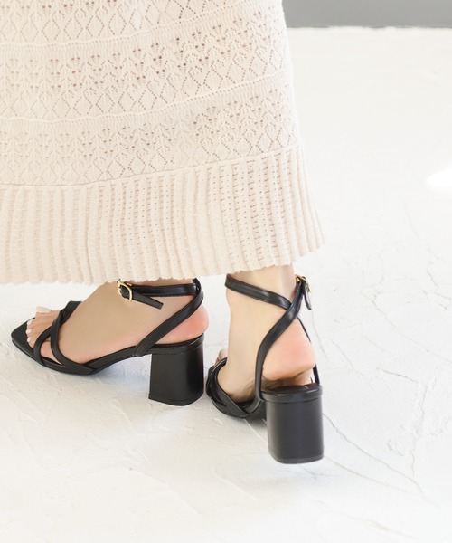 SESTO（セスト）の「ツイストストラップベアサンダル（サンダル・レディース・ブラック/グレイッシュベージュ/ミント/アイボリー/シルバー・LL/M/3L/L/S）」の9枚目の写真