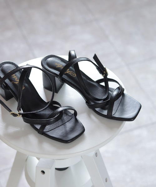 SESTO（セスト）の「ツイストストラップベアサンダル（サンダル・レディース・ブラック/グレイッシュベージュ/ミント/アイボリー/シルバー・LL/M/3L/L/S）」の8枚目の写真