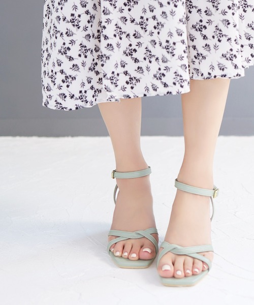 SESTO（セスト）の「ツイストストラップベアサンダル（サンダル・レディース・ブラック/グレイッシュベージュ/ミント/アイボリー/シルバー・LL/M/3L/L/S）」の11枚目の写真
