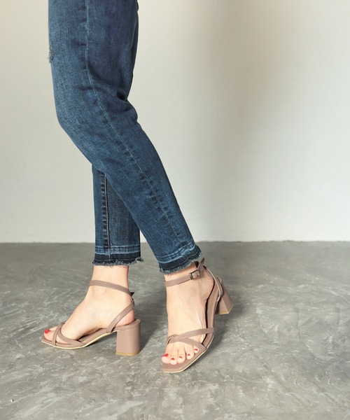 SESTO（セスト）の「ツイストストラップベアサンダル（サンダル・レディース・ブラック/グレイッシュベージュ/ミント/アイボリー/シルバー・LL/M/3L/L/S）」の14枚目の写真