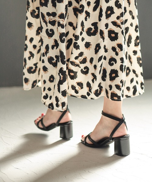 SESTO（セスト）の「ツイストストラップベアサンダル（サンダル・レディース・ブラック/グレイッシュベージュ/ミント/アイボリー/シルバー・LL/M/3L/L/S）」の18枚目の写真