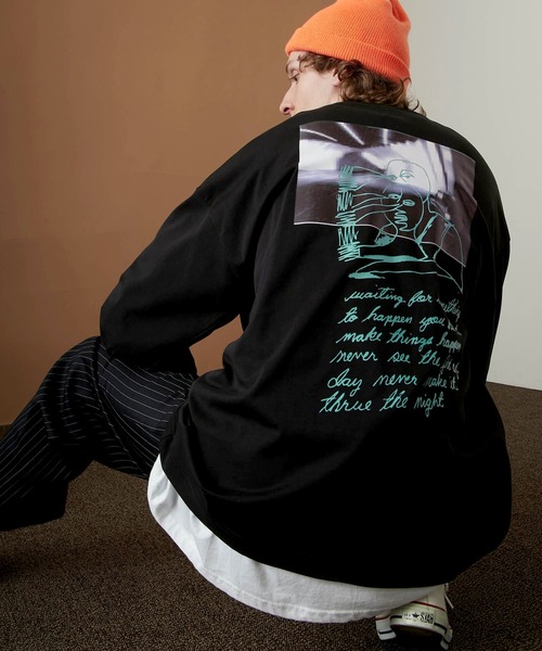 Mark Gonzales（マーク・ゴンザレス）の「Mark Gonzales/マークゴンザレス EMMA CLOTHES別注 ビッグシルエットロゴ刺繍×バックプリント 長袖 Tee（Tシャツ/カットソー・メンズ・ベージュ系その他/グリーン系その他/ホワイト系その他2/ホワイト系その他3/ブラック系その他2/ブラック系その他3/ベージュ系その他2/ベージュ系その他3/グリーン系その他2/グリーン系その他3/ホワイト系その他/ブラック系その他/ホワイト系その他4/ブルー系その他/ブルー/ダークグレー/グレー系その他/ブラック系その他4・M/L）」の8枚目の写真