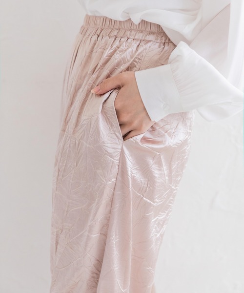 Mysa&Liina（ミーサリーナ）の「サテンパンツ（その他パンツ・レディース・グリーン/ブラウン/ベージュ・M）」の9枚目の写真