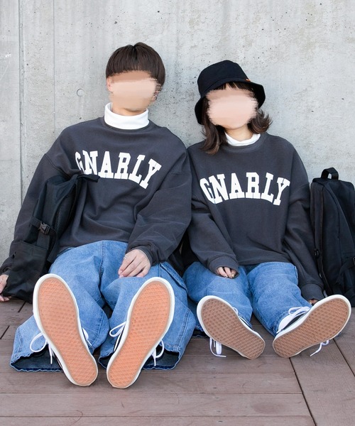 PairPair（ペアペア）の「ヘビーウェイトBIGロゴスウェット(ユニセックス)（スウェット・メンズ・ライトグレー/グリーン/スミクロ・MEDIUM/LARGE）」の2枚目の写真