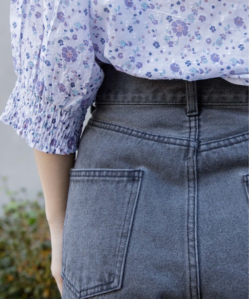 flower(フラワー)の「マインデニムパンツ3(デニムパンツ・レディース・アイボリー/ブラック・SMALL/MEDIUM)」の6枚目の写真