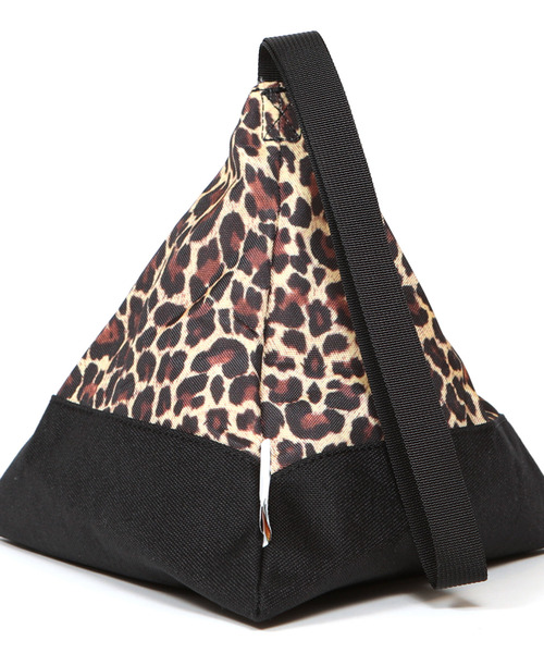 Drifter(ドリフター)の「TETRA POUCH/テトラポーチ(ハンドバッグ・レディース・ブラック×ブラック/ダークブラウン系1/ベージュ×ブラック/レオパード・FREE)」の16枚目の写真