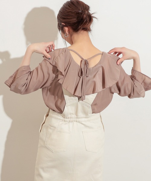 natural couture(ナチュラルクチュール)の「ラッフルVネックキャンディスリーブブラウス(シャツ/ブラウス・レディース・ブラック/ベージュ/オフホワイト・FREE)」の14枚目の写真