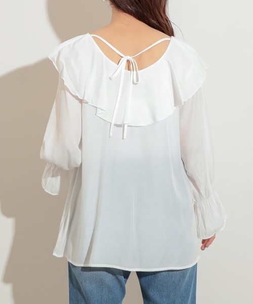 natural couture(ナチュラルクチュール)の「ラッフルVネックキャンディスリーブブラウス(シャツ/ブラウス・レディース・ブラック/ベージュ/オフホワイト・FREE)」の5枚目の写真