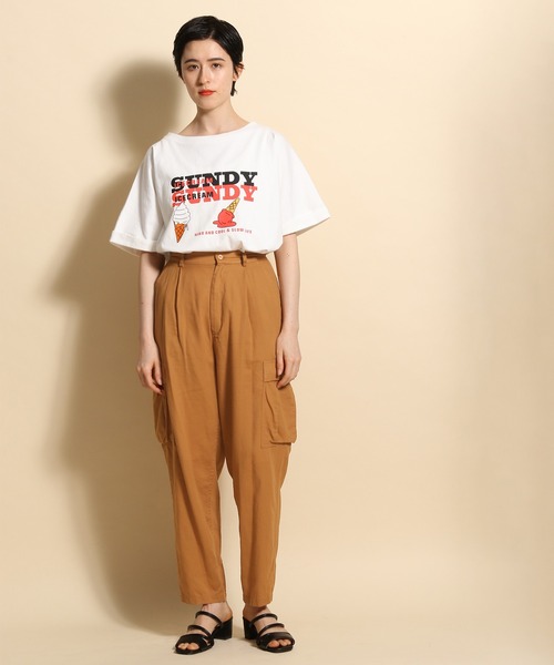 niko and...（ニコアンド）の「ジャケライクプリントTシャツ（Tシャツ/カットソー・レディース・ホワイト/ブラック/ベージュ・MEDIUM/LARGE）」の4枚目の写真