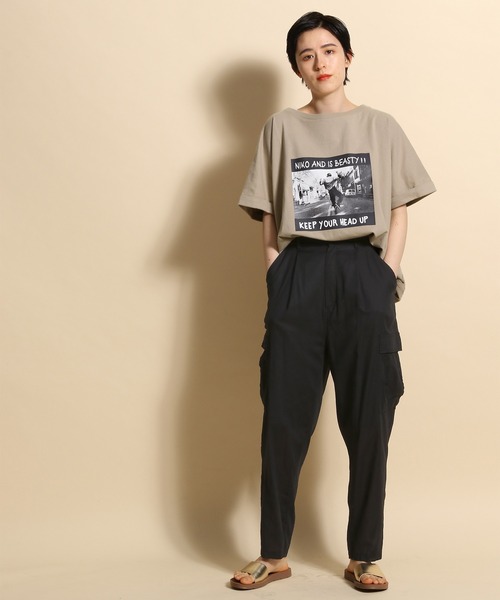 niko and...（ニコアンド）の「ジャケライクプリントTシャツ（Tシャツ/カットソー・レディース・ホワイト/ブラック/ベージュ・MEDIUM/LARGE）」の17枚目の写真