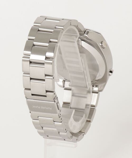 FUTURE FUNK(フーチャーファンク)の「【FUTUREFUNK】トノーケースモデル FF101-SV-MT(アナログ腕時計・メンズ・シルバー系その他・FREE)」の2枚目の写真