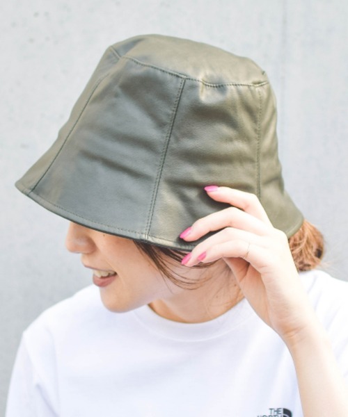 Ray BEAMS（レイビームス）の「Ray BEAMS / フェイク レザー チューリップ ハット（ハット・レディース・ブラック/ベージュ/オリーブ・ONE SIZE）」の3枚目の写真