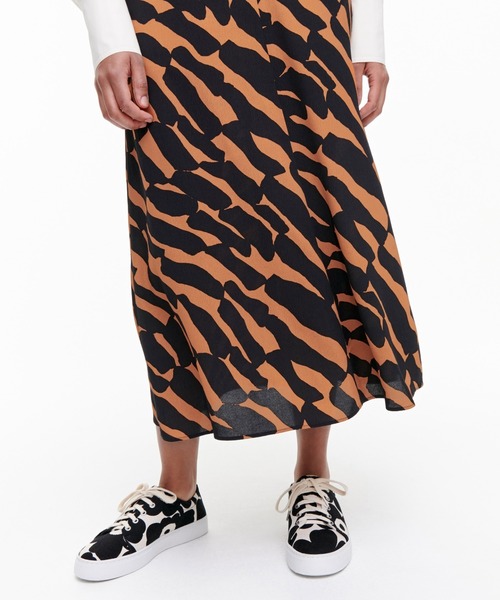 marimekko（マリメッコ）の「Kiikari / Aarnimetsa skirt（スカート・レディース・オレンジ・36/34）」の4枚目の写真