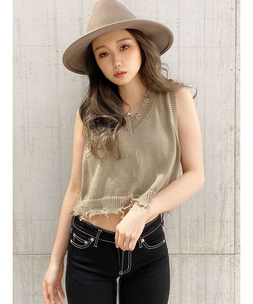 GYDA（ジェイダ）の「Vネックグラインダーニットベスト（ベスト・レディース・ブラック/ベージュ・FREE）」の15枚目の写真