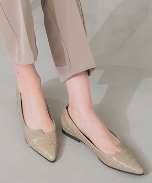 GeeRA（ジーラ）の「切替デザインポインテッドトゥパンプス（パンプス・レディース・ブラック/ベージュ/パイソン/ブラウン/グレー/グリーン/レオパード/ライトベージュ/その他1・MEDIUM/X-LARGE/LARGE/XX-LARGE/SMALL）」の5枚目の写真