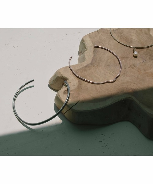 GOLDY（ゴールディ）の「ラウンド カーブ ネックカフ（ネックレス・レディース・シルバー/ゴールド・FREE）」の6枚目の写真