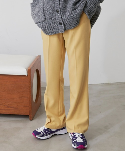 Auntie Rosa Holiday(アンティローザホリデー)の「センタープレスフレアスラックス(スラックス・レディース・ブラック/ネイビー/アイボリー/イエロー・SMALL/MEDIUM)」の4枚目の写真