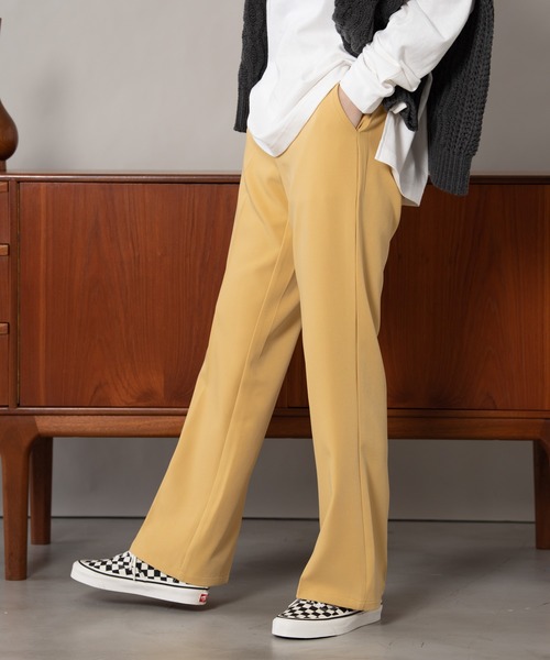 Auntie Rosa Holiday(アンティローザホリデー)の「センタープレスフレアスラックス(スラックス・レディース・ブラック/ネイビー/アイボリー/イエロー・SMALL/MEDIUM)」の5枚目の写真