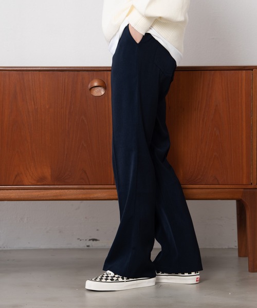 Auntie Rosa Holiday(アンティローザホリデー)の「センタープレスフレアスラックス(スラックス・レディース・ブラック/ネイビー/アイボリー/イエロー・SMALL/MEDIUM)」の10枚目の写真