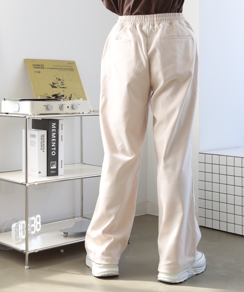 TUTTU(トゥトゥ)の「ルーズストレートシルエットパンツ(その他パンツ・メンズ・ブラウン/オフホワイト/ブラック・M/L)」の4枚目の写真