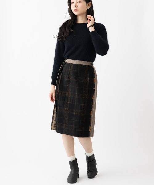 O'NEIL of DUBLIN(オニールオブダブリン)の「O'Neil of Dublin 【別注】クラシックモデル パッチワーク コンビネーション キルトスカート スタンダード 66cm(スカート・レディース・ダークブラウン/クリーム/ブラウン/ブラック×グリーン/ベージュ/ブラック系その他/グレー/ブラック系その他2/ブラック/ブルー/ネイビー/ダークブルー/ダークグリーン/アイボリー/オフホワイト/ネイビー系/ダークネイビー/ダークグリーン系・8/12/10/14)」の4枚目の写真