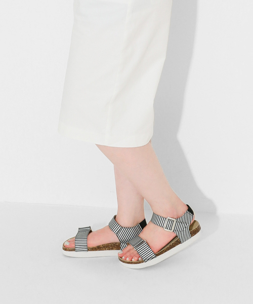 SENSE OF PLACE by URBAN RESEARCH（センスオブプレイスバイアーバンリサーチ）の「 ストライプサンダル（サンダル・レディース・ホワイト×ブラック/グレー系その他/ベージュ系その他・36/37/38）」の3枚目の写真