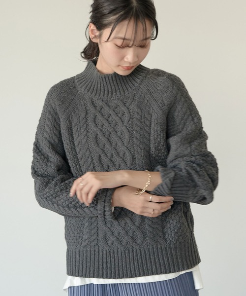 earth music&ecology（アースミュージックアンドエコロジー）の「アランハイネックニット（ニット/セーター・レディース・チャコールグレー/ベージュ/イエロー/アイボリー・FREE）」の2枚目の写真