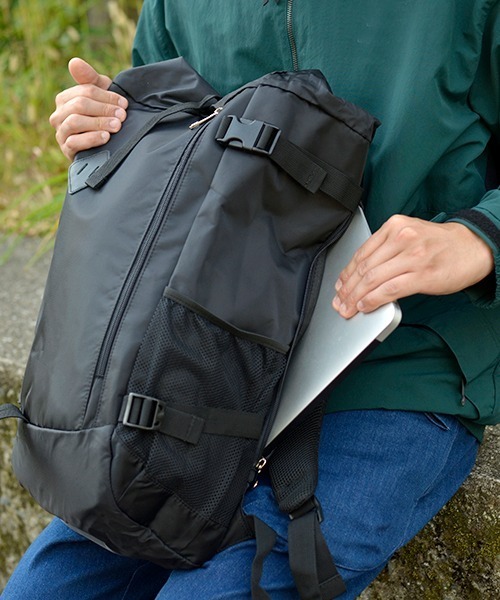 Fun & Daily（ファンアンドデイリー）の「F&D : Nylon Large Backpack（バックパック/リュック・メンズ・ブラック・FREE）」の7枚目の写真