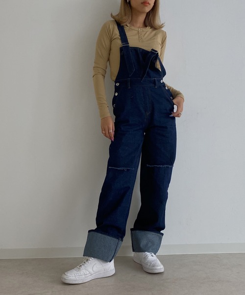 Avvenente(アベネンテ)の「【Avvenente】ストレートデニムオーバーオール(サロペット/オーバーオール・レディース・ブラック/ネイビー・FREE)」の3枚目の写真
