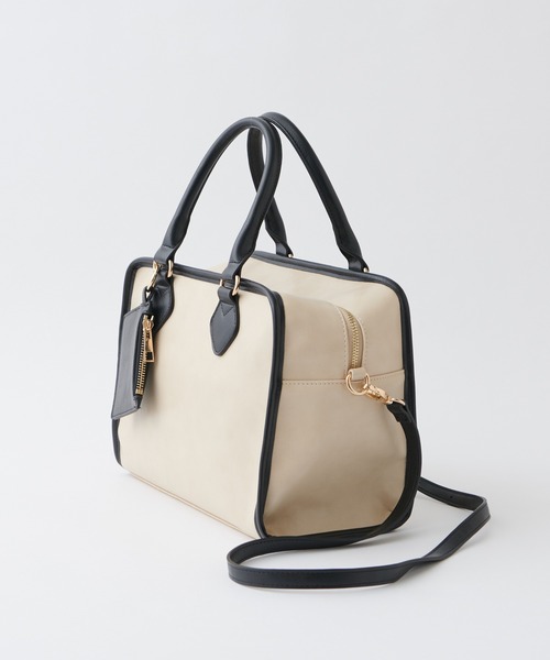 natural couture（ナチュラルクチュール）の「バイカラーボストンバッグ（ボストンバッグ・レディース・アイボリー/ブラック/ブラウン・FREE）」の4枚目の写真